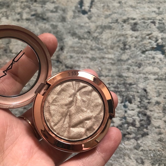 MAC Cosmetics foiled shadow - Picture 9 of 9